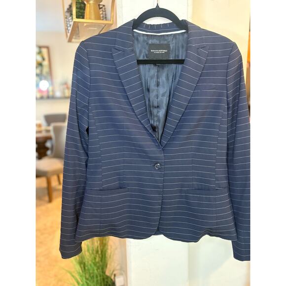 Banana Republic Classic Fit navy pinstripe blazer Navy size 10 - Picture 2 of 5